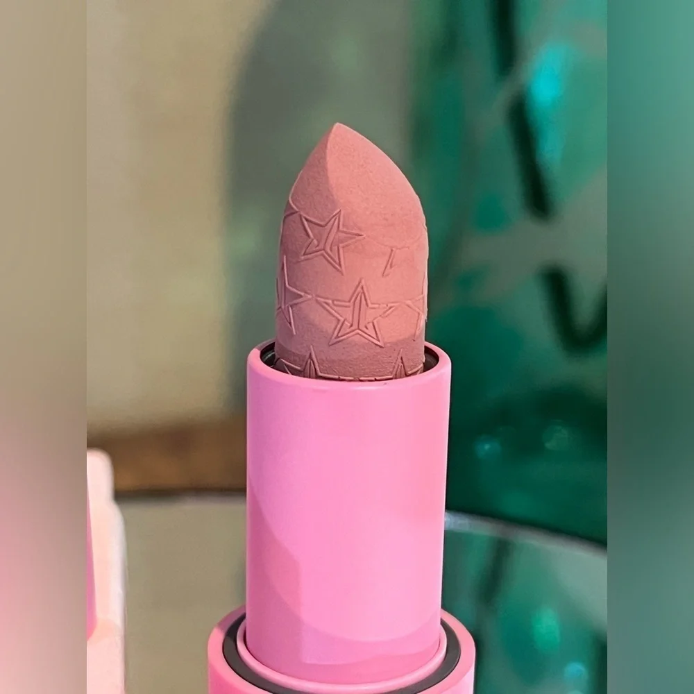 Jeffree Star Velvet Trap lipstick in color Nudist Colony. New! - Picture 5 of 9